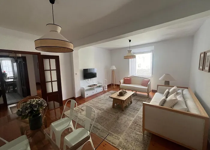 La Plaza Ii * Comillas