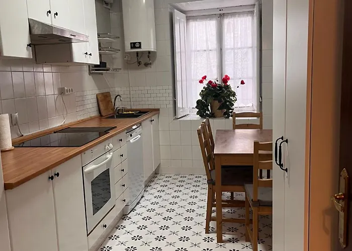 La Plaza Ii Comillas